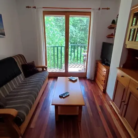 Martina Vut , Estación De Apartamento Canfranc