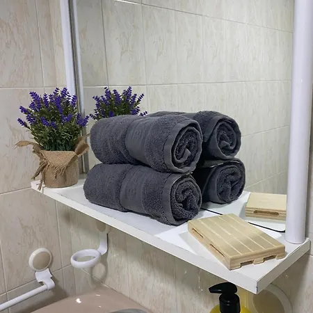 Martina Vut , Estacion De Lägenhet Canfranc