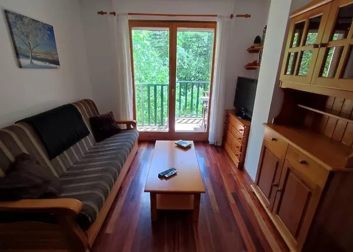 Martina Vut , Estacion De Lägenhet Canfranc